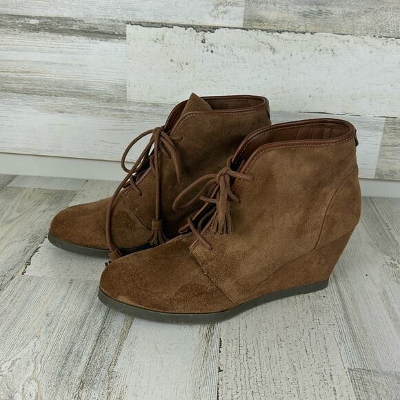 Madden Girl Women's 8.5 Faux brown suede wedge ankle boot - Picture 1 of 8